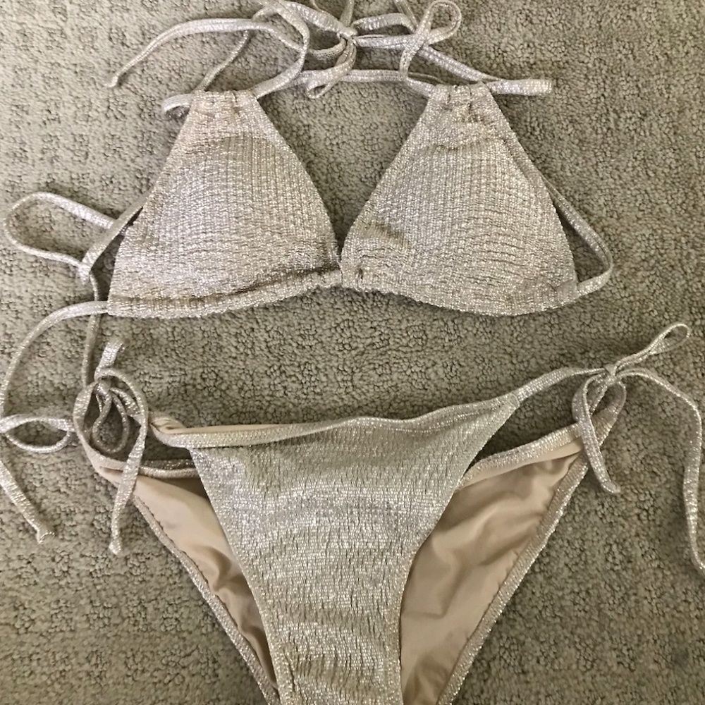 Bathing suit - Picture 1 of 1
